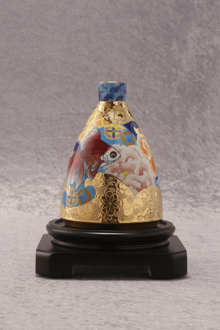 台華窯(TAI HWA)　雕金堆線金魚小口造型瓶２　金魚　牡丹　花瓶　観賞用磁器製品 台湾美術